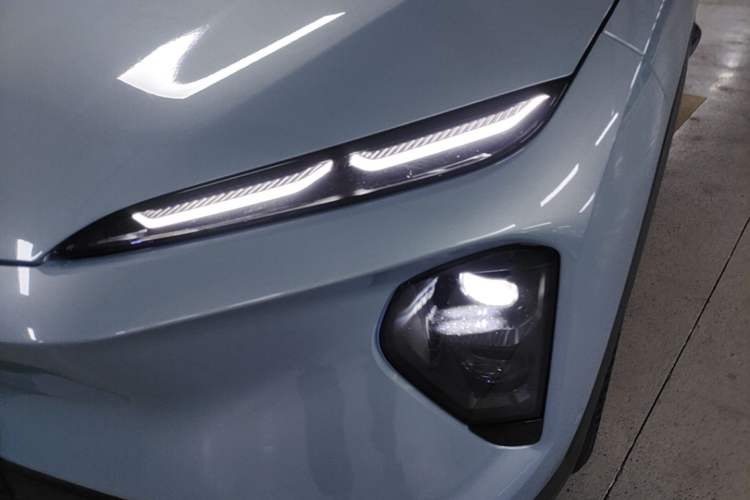 Used Nio ES7 2022 75 kWh Left Front Headlight