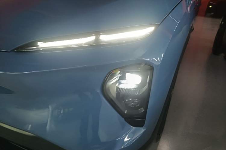 Used Nio ES7 2022 100 kWh Left Front Headlight
