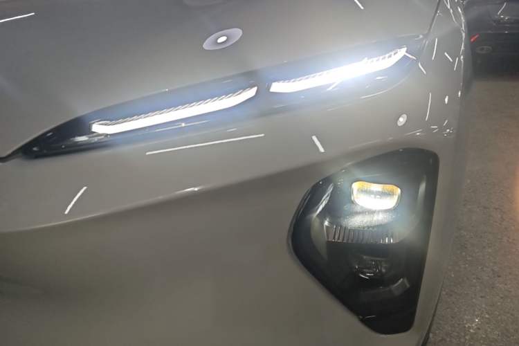 Used Nio ES7 2022 75 kWh Left Front Headlight