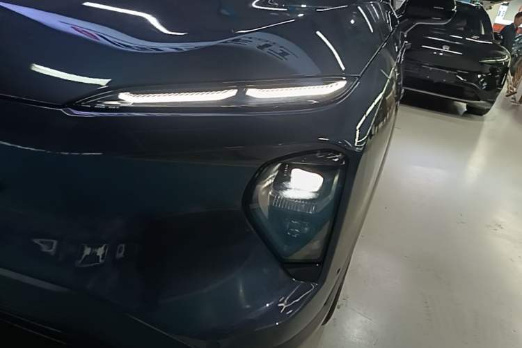 Used Nio ES7 2022 75 kWh Left Front Headlight