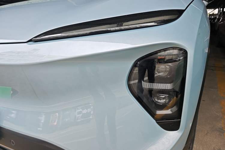 Used Nio ES7 2022 75 kWh Left Front Headlight