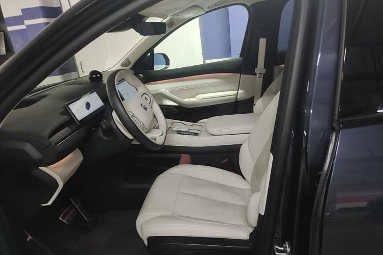 Used Nio ES7 2022 75 kWh Left Front Seat