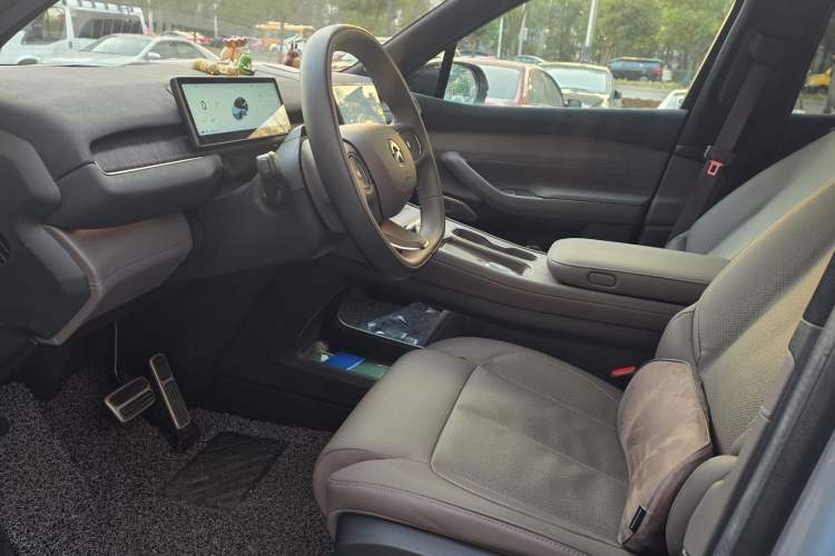 Used Nio ES7 2022 75 kWh Left Front Seat