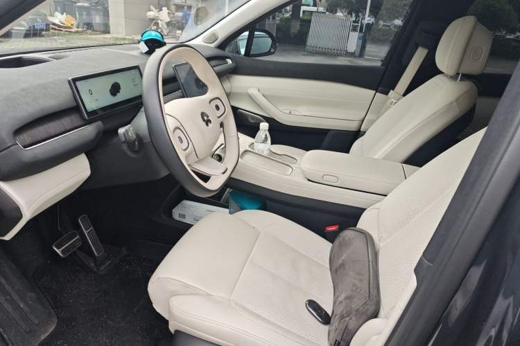 Used Nio ES7 2022 75 kWh Left Front Seat