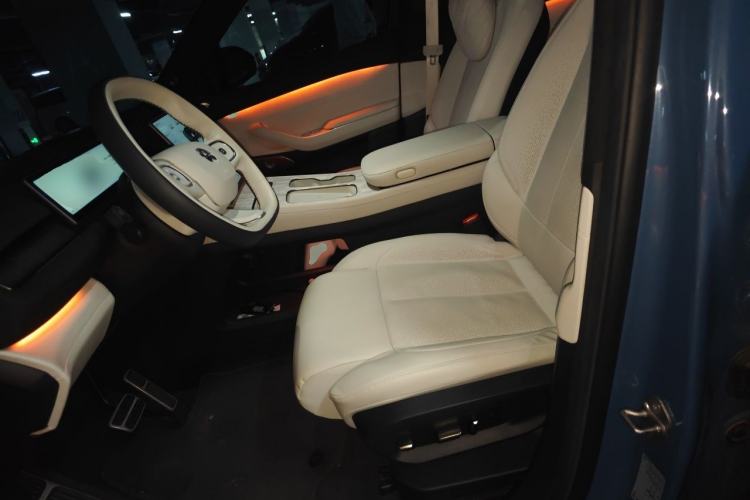 Used Nio ES7 2022 75 kWh Left Front Seat