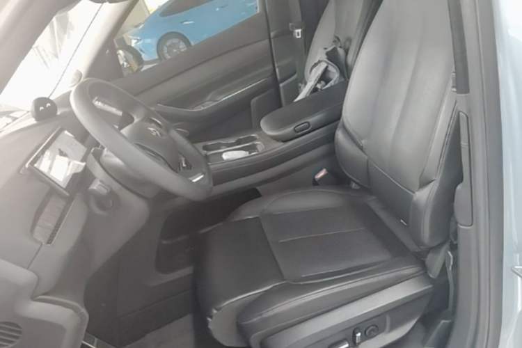 Used Nio ES7 2022 75 kWh Left Front Seat