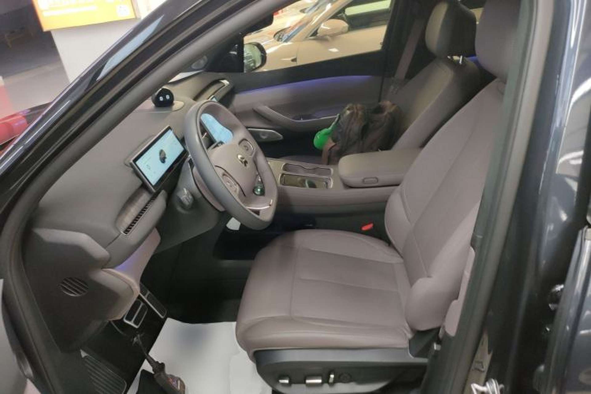 Used Nio ES7 2022 75 kWh Left Front Seat