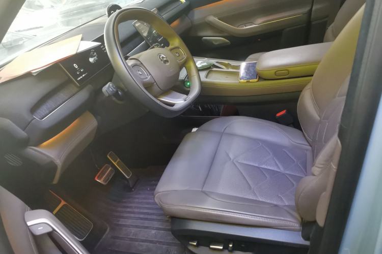 Used Nio ES7 2022 75 kWh Left Front Seat