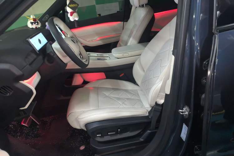 Used Nio ES7 2022 75 kWh Left Front Seat