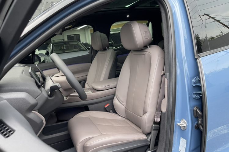 Used Nio ES7 2022 75 kWh Left Front Seat