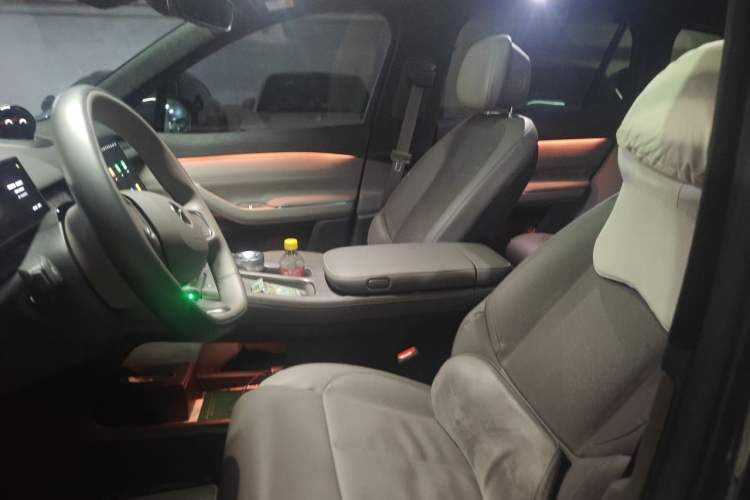 Used Nio ES7 2022 75 kWh Left Front Seat