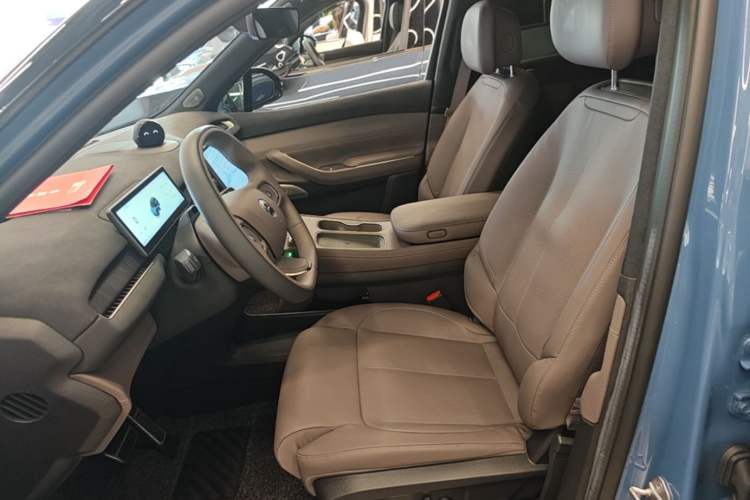 Used Nio ES7 2022 75 kWh Left Front Seat