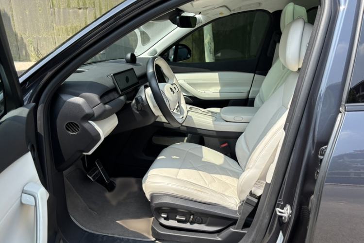 Used Nio ES7 2022 100 kWh Left Front Seat