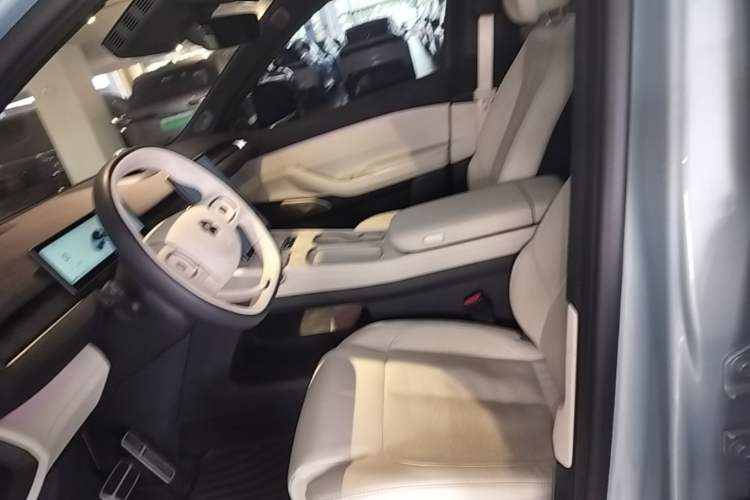 Used Nio ES7 2022 75 kWh Left Front Seat