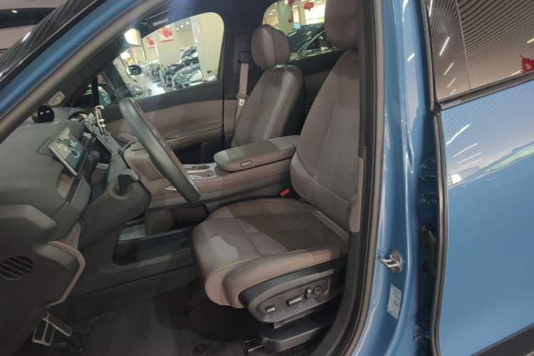 Used Nio ES7 2022 75 kWh Left Front Seat