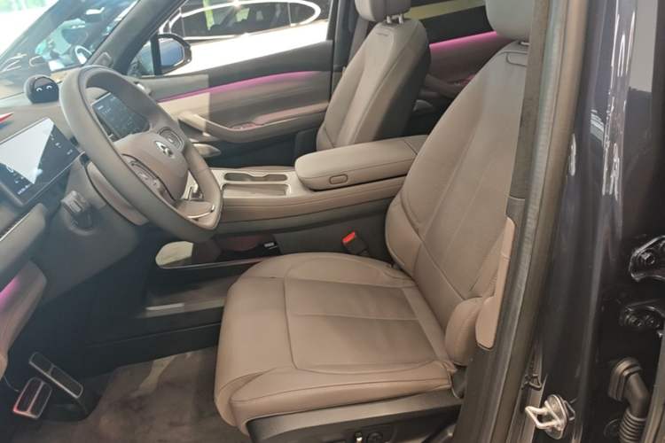 Used Nio ES7 2022 75 kWh Left Front Seat
