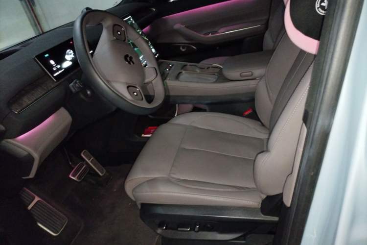 Used Nio ES7 2022 75 kWh Left Front Seat