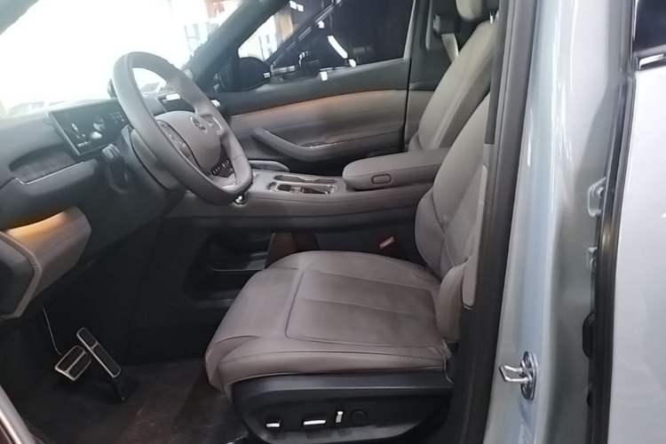 Used Nio ES7 2022 75 kWh Left Front Seat