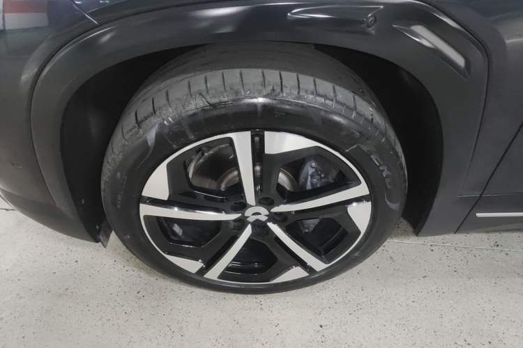 Used Nio ES7 2022 75 kWh Left Front Wheel Hub