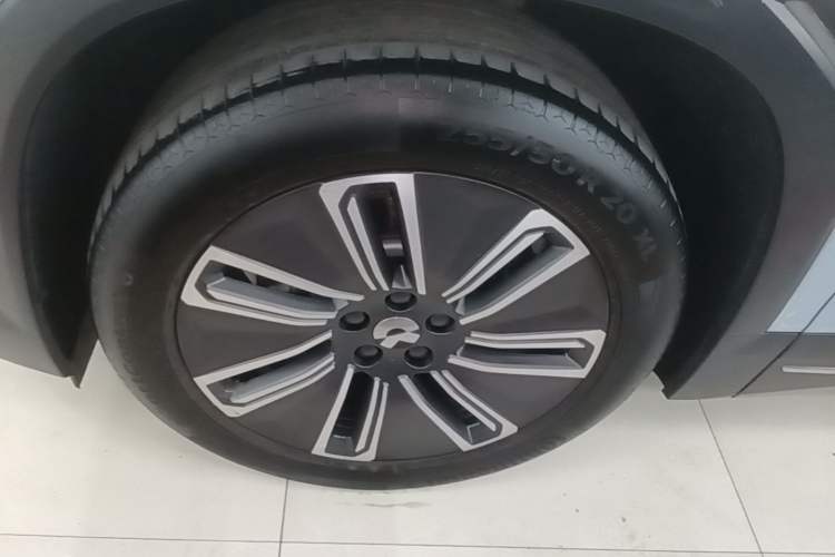Used Nio ES7 2022 75 kWh Left Front Wheel Hub