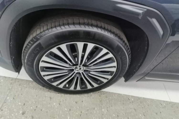 Used Nio ES7 2022 75 kWh Left Front Wheel Hub