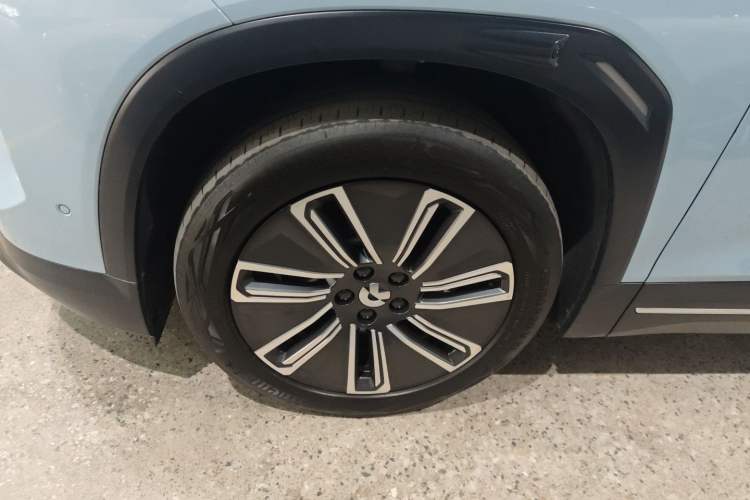 Used Nio ES7 2022 75 kWh Left Front Wheel Hub