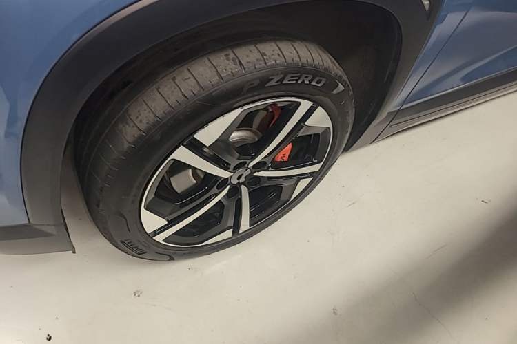 Used Nio ES7 2022 100 kWh Left Front Wheel Hub