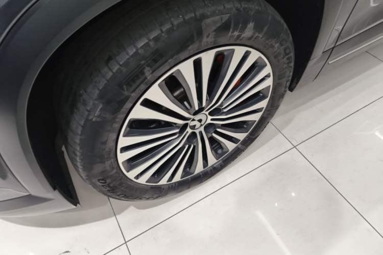 Used Nio ES7 2022 75 kWh Left Front Wheel Hub