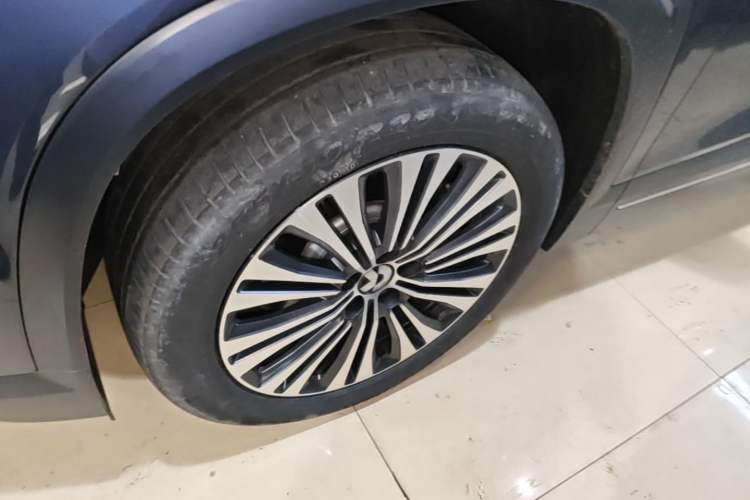 Used Nio ES7 2022 75 kWh Left Front Wheel Hub