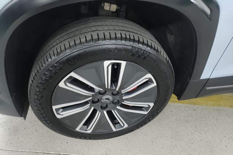 Used Nio ES7 2022 75 kWh Left Front Wheel Hub
