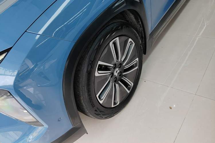 Used Nio ES7 2022 75 kWh Left Front Wheel Hub