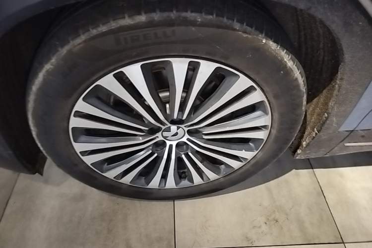 Used Nio ES7 2022 75 kWh Left Front Wheel Hub
