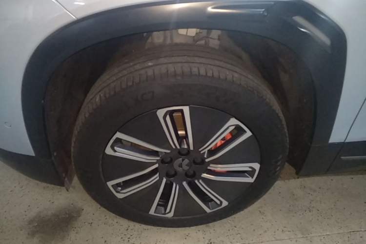 Used Nio ES7 2022 75 kWh Left Front Wheel Hub