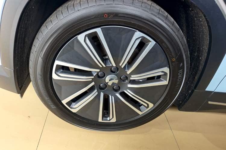Used Nio ES7 2022 75 kWh Left Front Wheel Hub