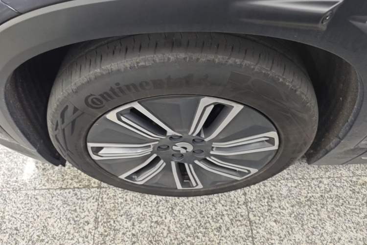 Used Nio ES7 2022 75 kWh Left Front Wheel Hub