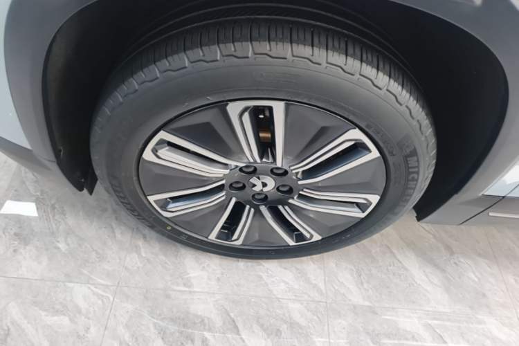 Used Nio ES7 2022 75 kWh Left Front Wheel Hub
