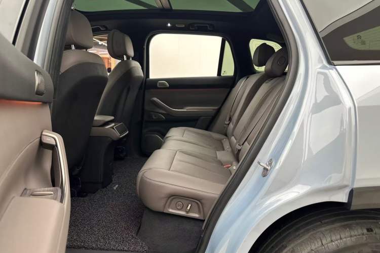 Used Nio ES7 2022 75 kWh Left Rear Seat