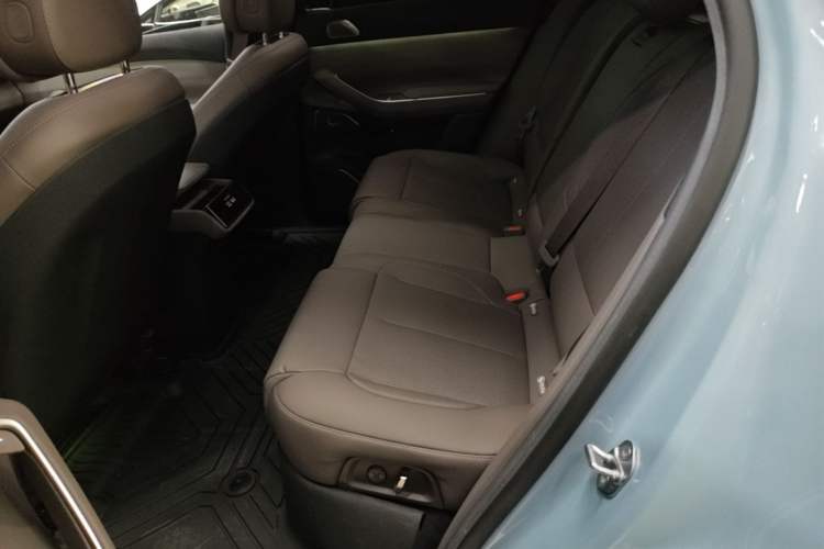 Used Nio ES7 2022 75 kWh Left Rear Seat
