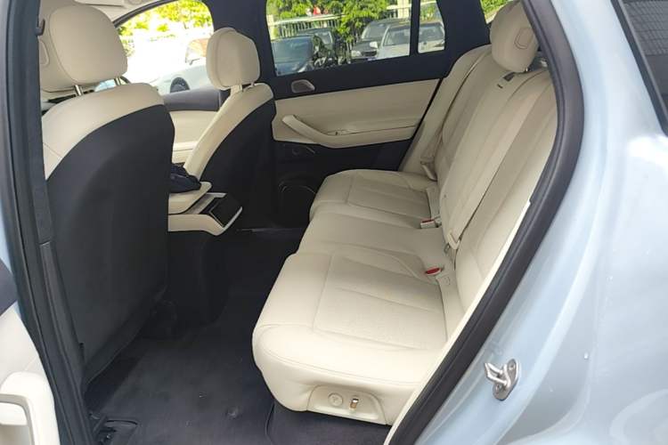 Used Nio ES7 2022 100 kWh Left Rear Seat