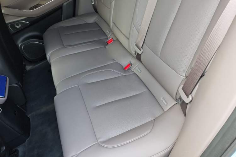 Used Nio ES7 2022 75 kWh Left Rear Seat