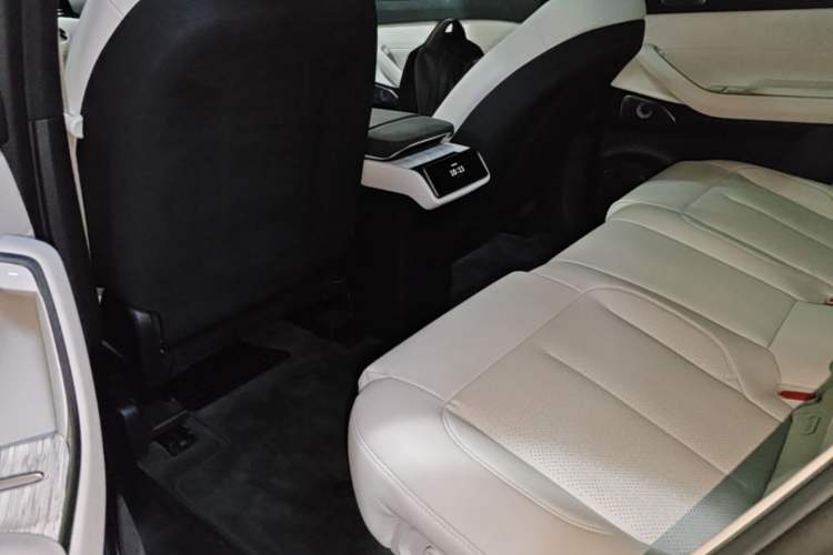 Used Nio ES7 2022 75 kWh Left Rear Seat