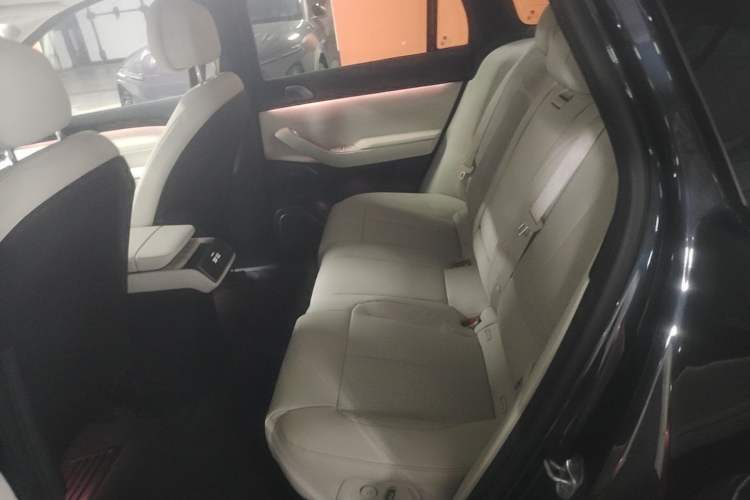 Used Nio ES7 2022 75 kWh Left Rear Seat