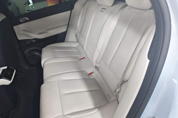 Used Nio ES7 2022 75 kWh Left Rear Seat