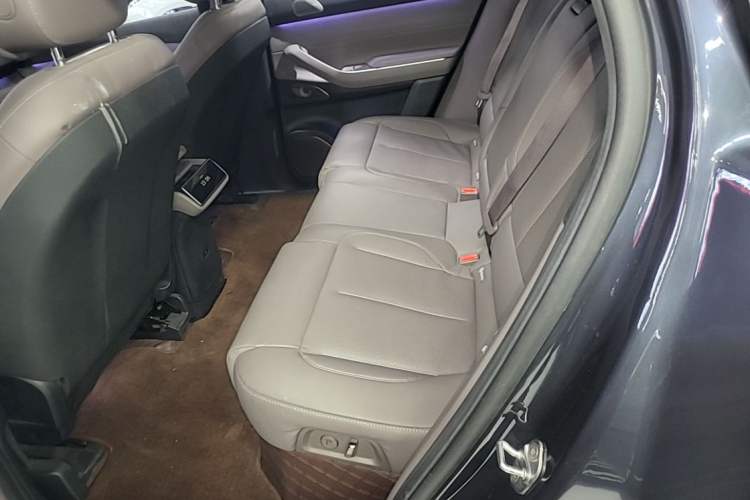 Used Nio ES7 2022 75 kWh Left Rear Seat
