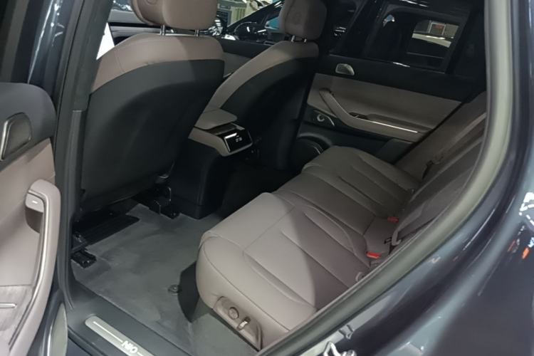 Used Nio ES7 2022 75 kWh Left Rear Seat
