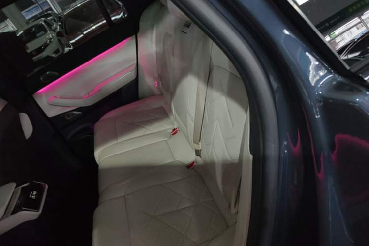 Used Nio ES7 2022 75 kWh Left Rear Seat