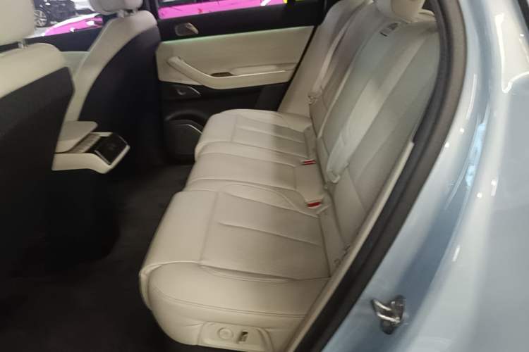 Used Nio ES7 2022 75 kWh Left Rear Seat