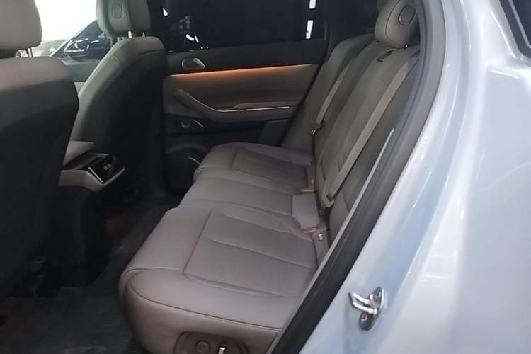 Used Nio ES7 2022 75 kWh Left Rear Seat
