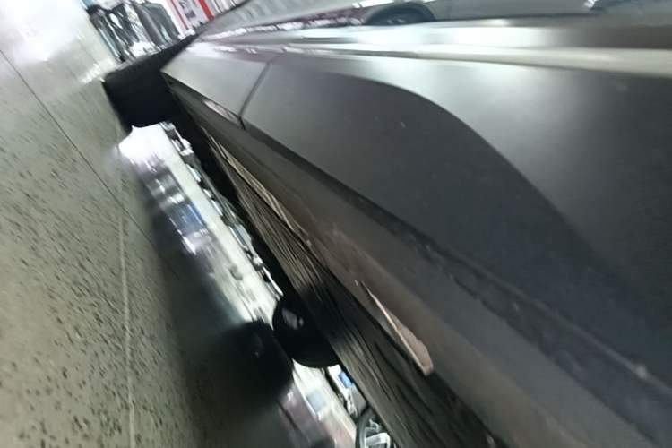 Used Nio ES7 2022 100kWh First Edition Left Side Sill