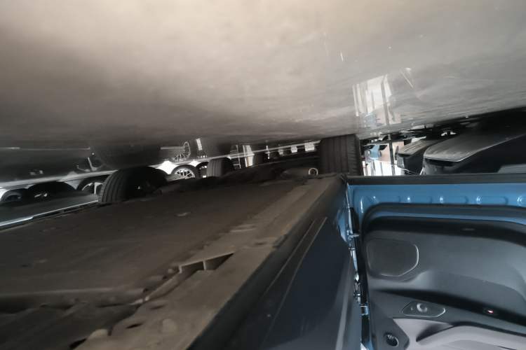 Used Nio ES7 2022 75 kWh Left Side Sill